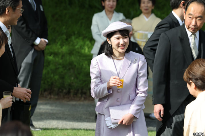 26年16号グラビア 園遊会_1