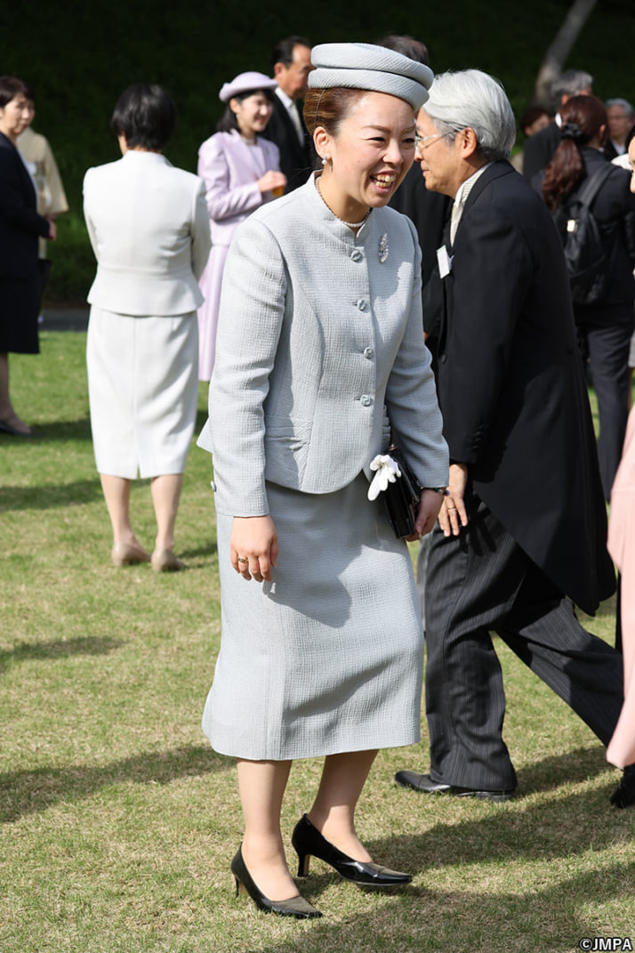 26年16号グラビア 園遊会_1