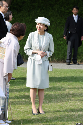 26年16号グラビア 園遊会_8