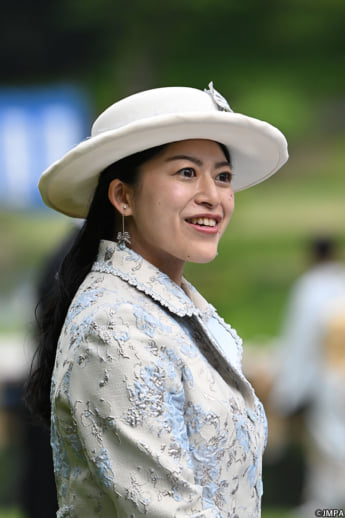 26年16号グラビア 園遊会_9