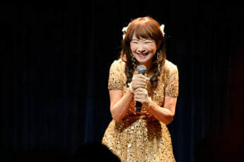 26年16号グラビア アグネス・チャン_6