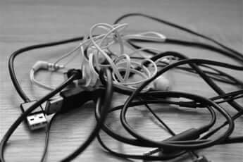 電気コードイメージ