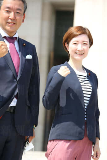 多ケ谷亮、大石晃子