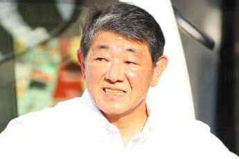 手塚仁雄