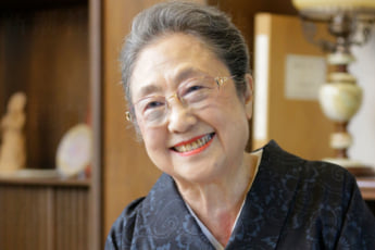 佐藤愛子（eye）