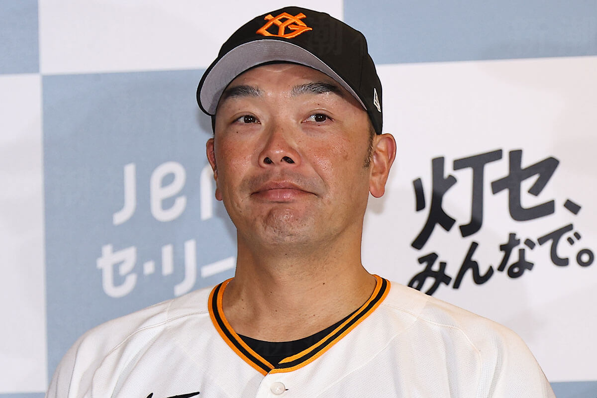 巨人・阿部前監督の後継者候補に「意外な現役選手」の名が… 「スキャンダルを乗り越えた性格は監督向き」 松井秀喜が選ばれる可能性は? | デイリー新潮