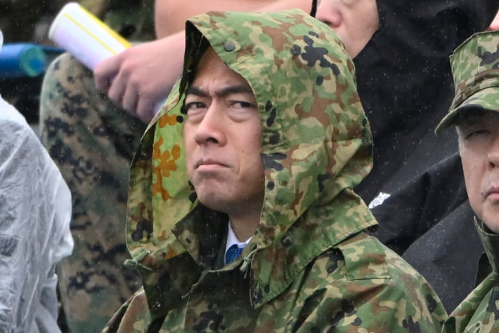 26年22号グラビア 進次郎_1