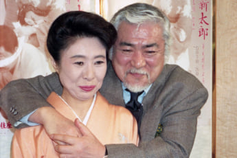 中村玉緒、勝新太郎（eye）