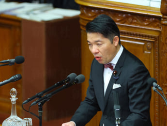 伊佐進一