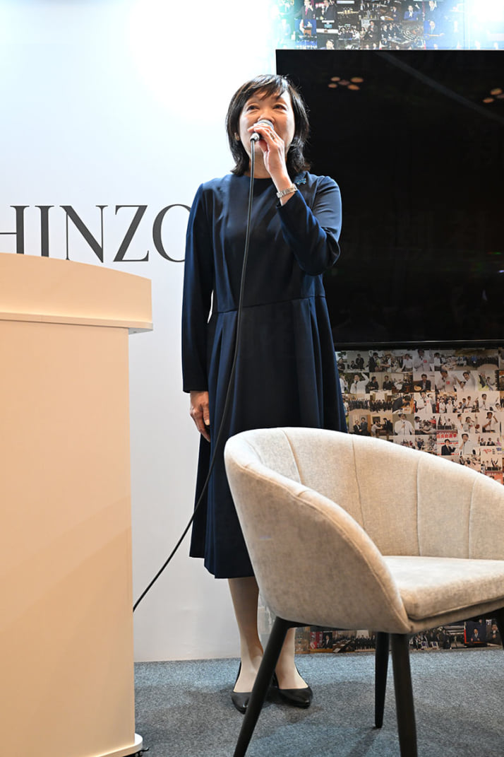 26年26号グラビア 安倍昭恵_1