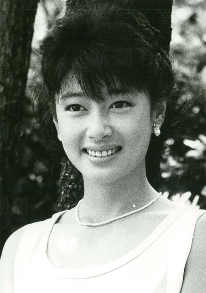 夏目雅子