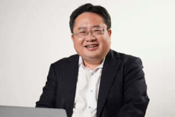 矢板明夫（eye）