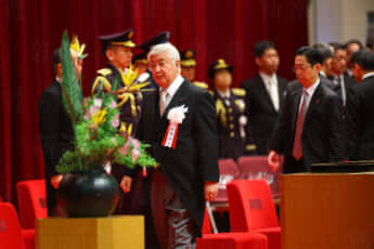 中谷元