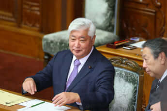 中谷元