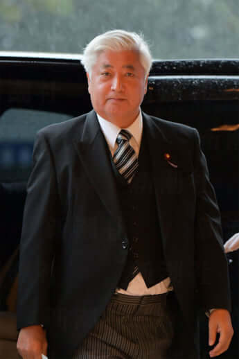 中谷元