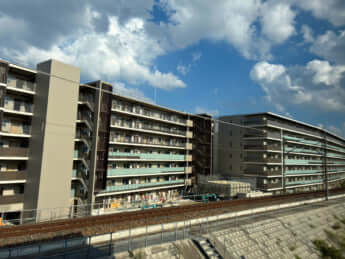 桂川駅周辺に並ぶマンション