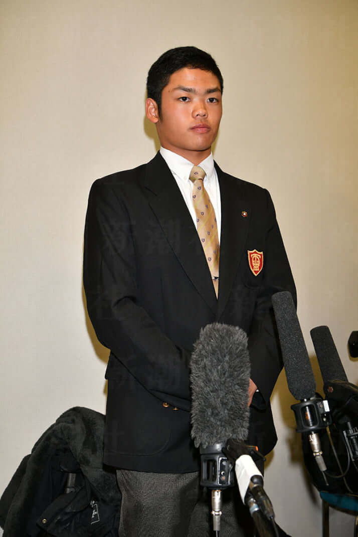 根尾昂