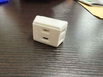 盗聴器が仕込まれたコンセント