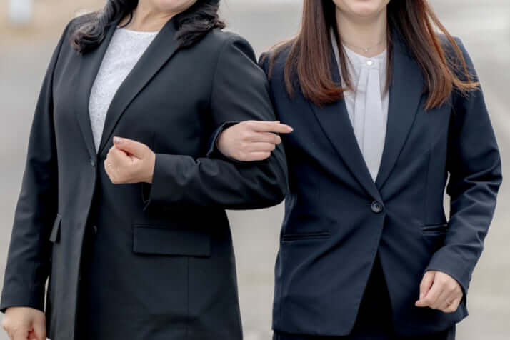 フラットな関係