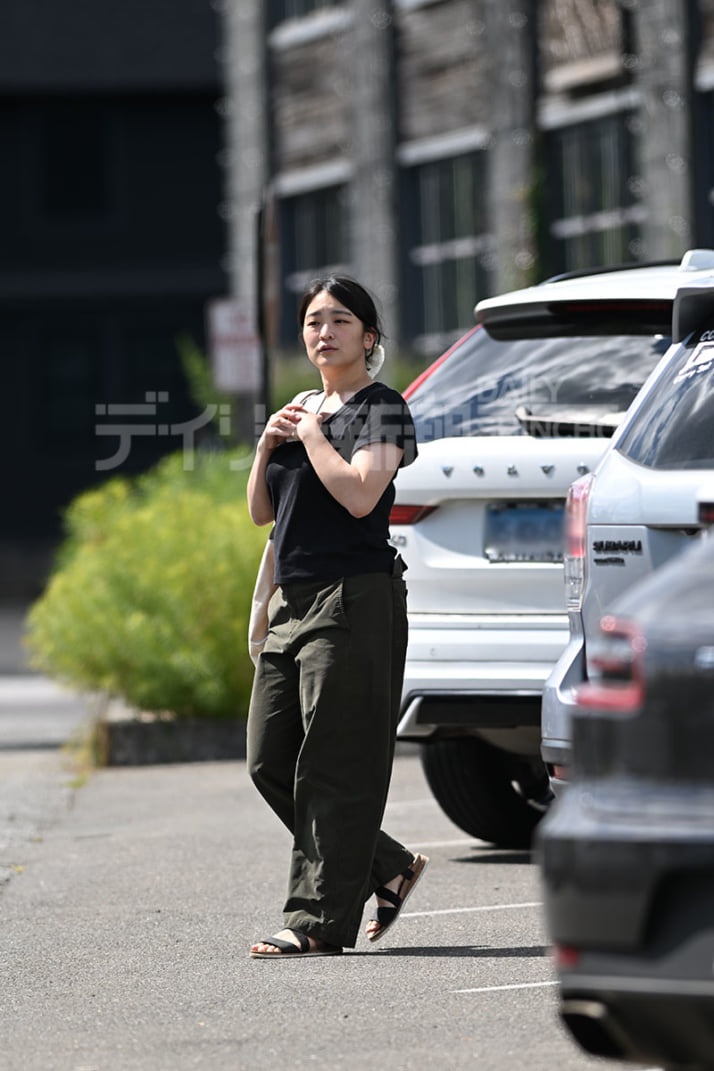 26年31号グラビア 眞子さん_1