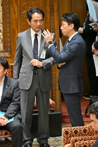 小泉進次郎、宇波弘貴