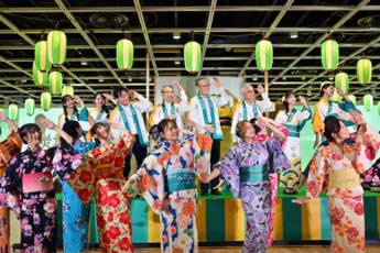 26年34号グラビア 盆踊り_1