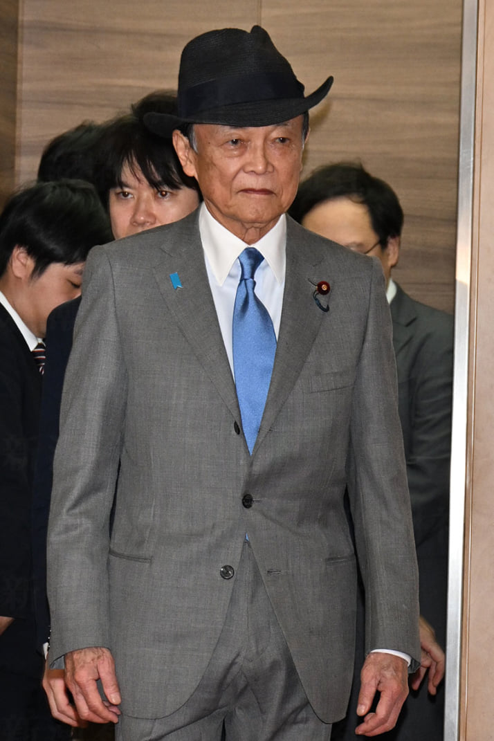 麻生太郎