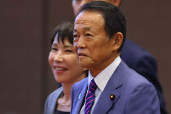 高市早苗、麻生太郎