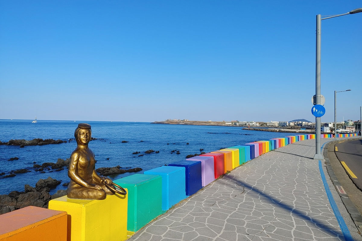 Jeju Island foreign visitors increase as South Korean numbers decline