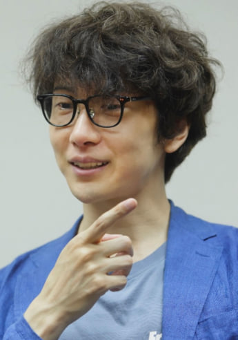朝比奈秋