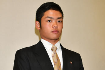 根尾昂