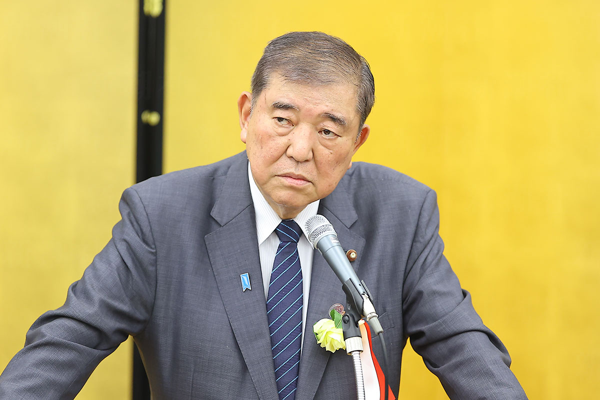 「都合が悪いと逃げる」高市首相から人心が離れ…　議員からも「石破はマシだった」の声が | デイリー新潮